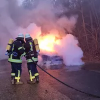20231215_pkw_brand_zirgesheimer_strasse_4.jpeg