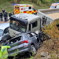 PKW gegen LKW (4)-1.jpg