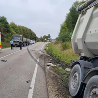 PKW gegen LKW (2)-1.jpg